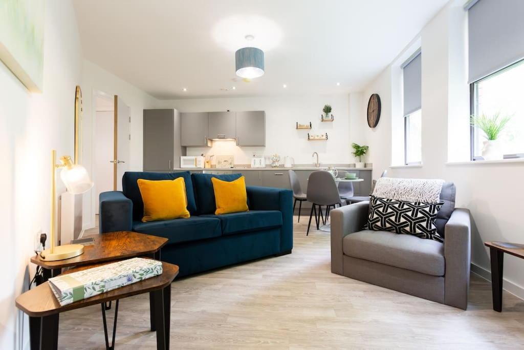 Polly'S Place Apartment Taunton & Free Off Road Parking & Wifi المظهر الخارجي الصورة