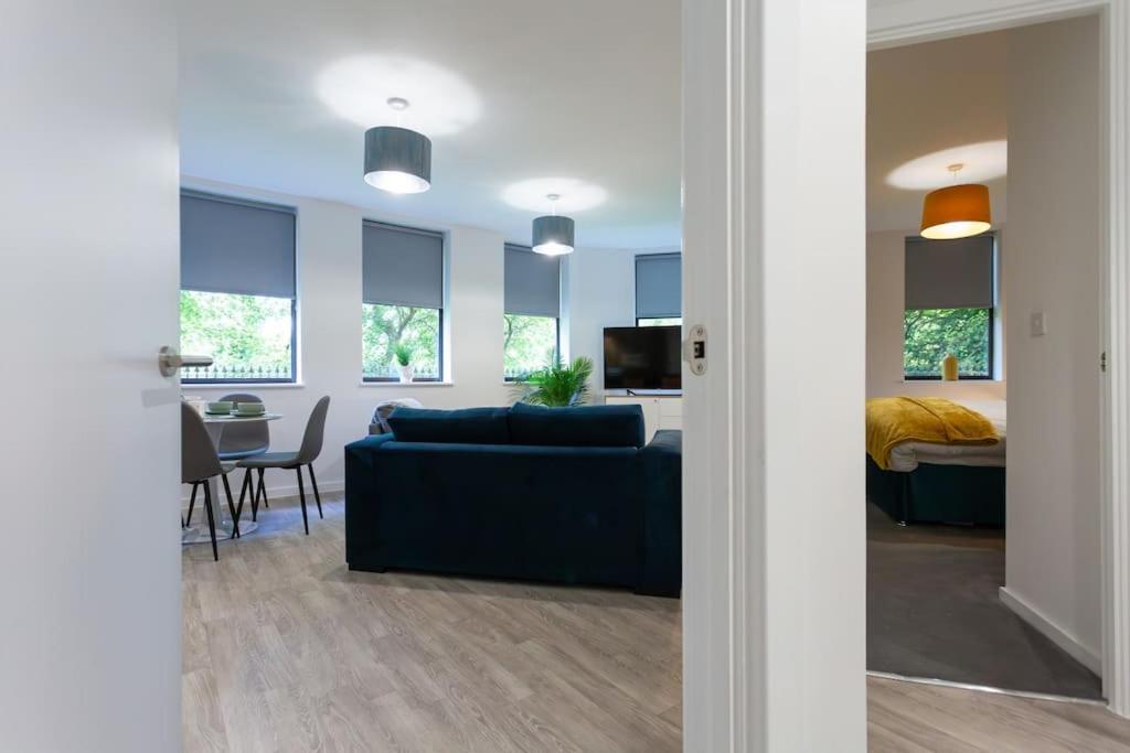 Polly'S Place Apartment Taunton & Free Off Road Parking & Wifi المظهر الخارجي الصورة
