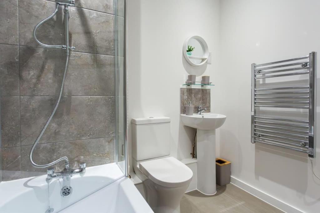 Polly'S Place Apartment Taunton & Free Off Road Parking & Wifi المظهر الخارجي الصورة