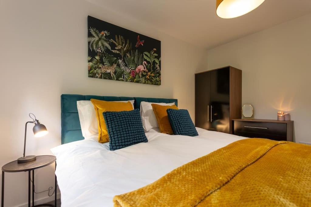 Polly'S Place Apartment Taunton & Free Off Road Parking & Wifi المظهر الخارجي الصورة
