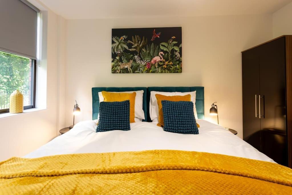 Polly'S Place Apartment Taunton & Free Off Road Parking & Wifi المظهر الخارجي الصورة